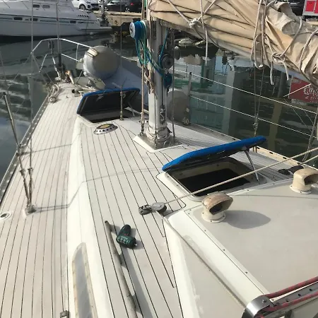 Bådhotel Liveaboard Sailboat In Central Marina *