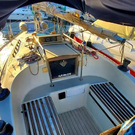 Bådhotel Liveaboard Sailboat In Central Marina Gzira